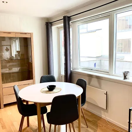 Fin Leilighet, Midt I Hjertet Av Kristiansund. 아파트 *